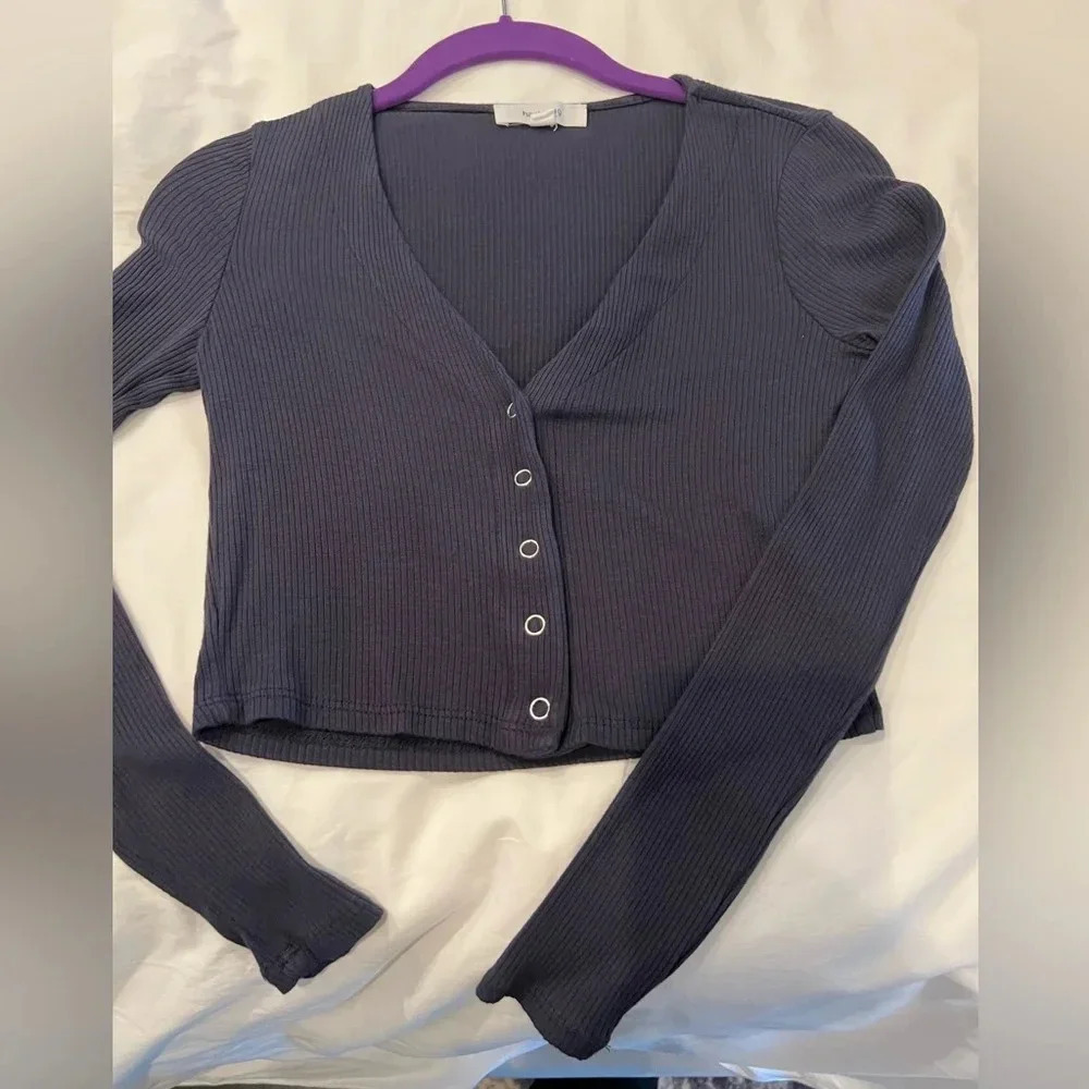 Hashtag Button up vneck long sleeve crop top
